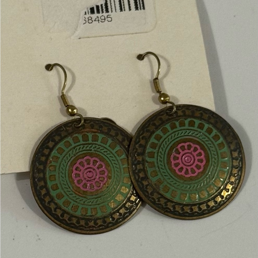 NWT Gold Tone Round with Pink and Green Accents. - Picture 1 of 2